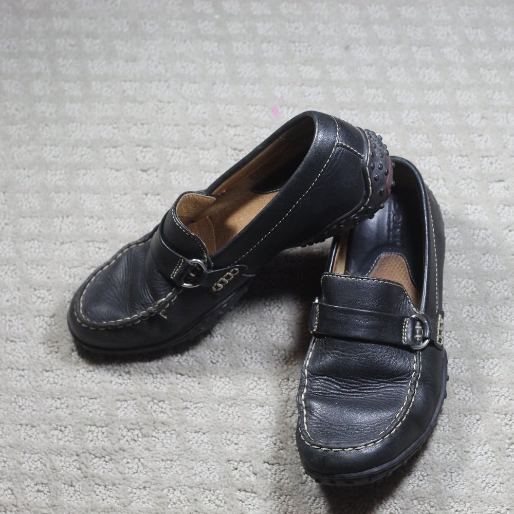 Born Size 7.5 Black Leather Driving Loafers